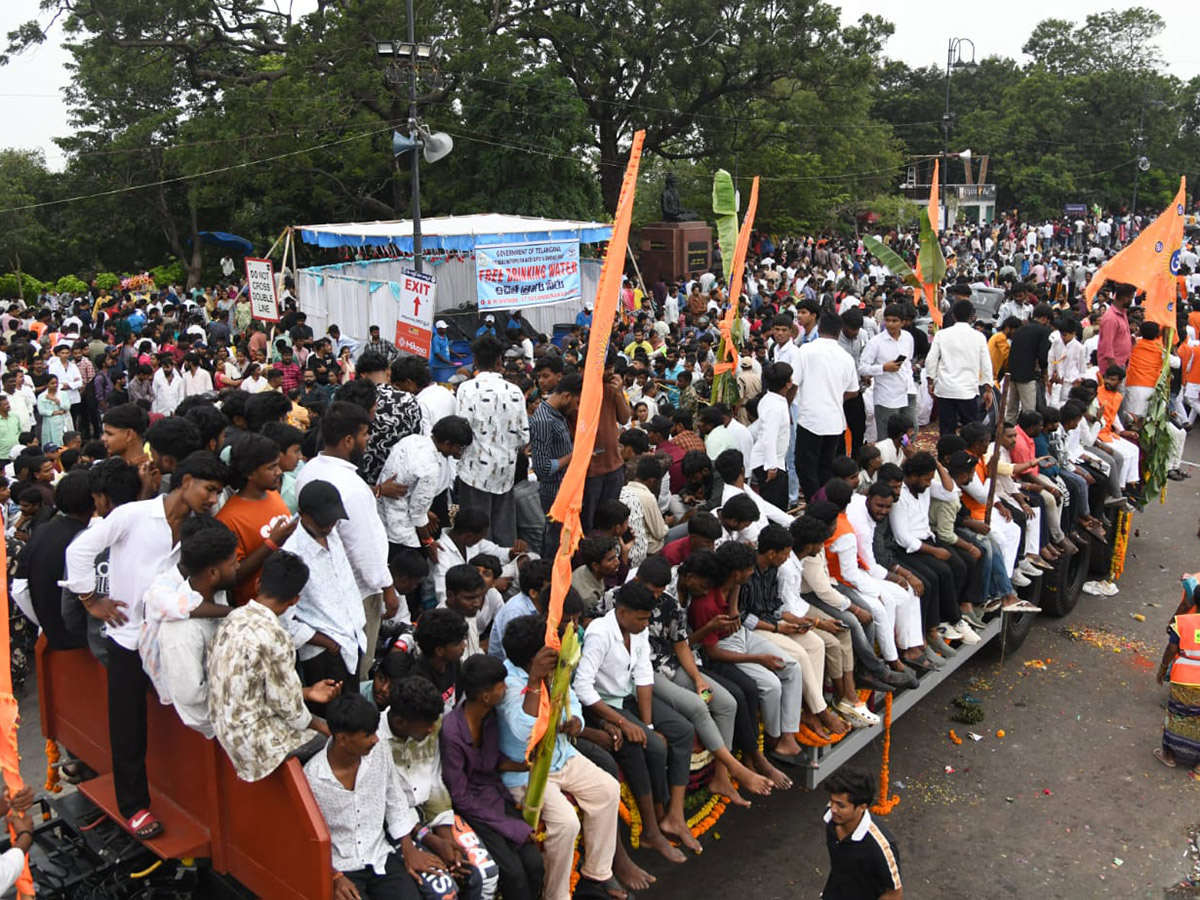 Tank Bund Ganesh Nimajjanam 2026 photos9