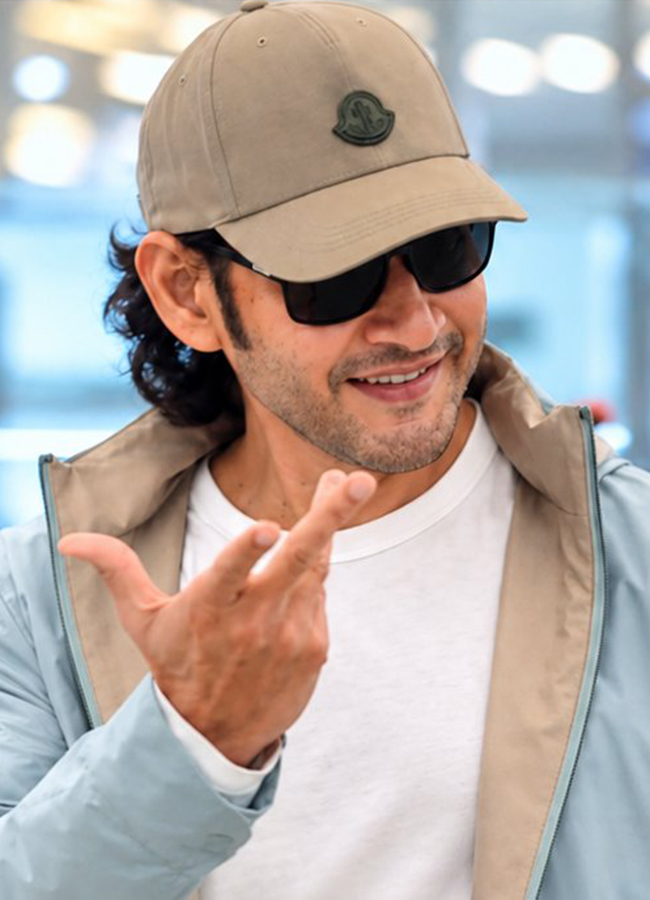 Varanasi Star Mahesh Babu Clean Shaven Look Viral Photos3