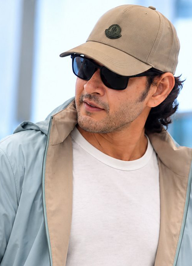 Varanasi Star Mahesh Babu Clean Shaven Look Viral Photos4