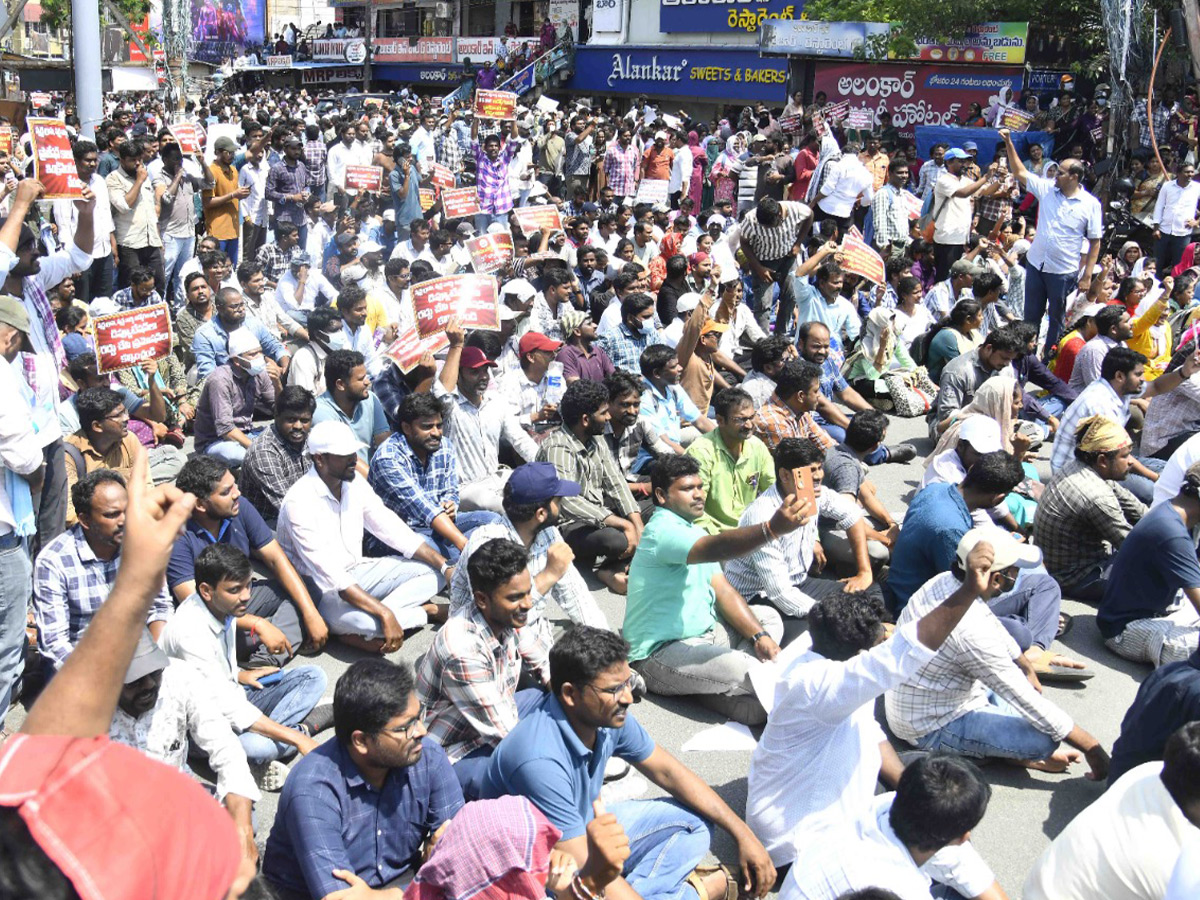 AP: Secretariat Employees’ Revolt..! (Photos)17