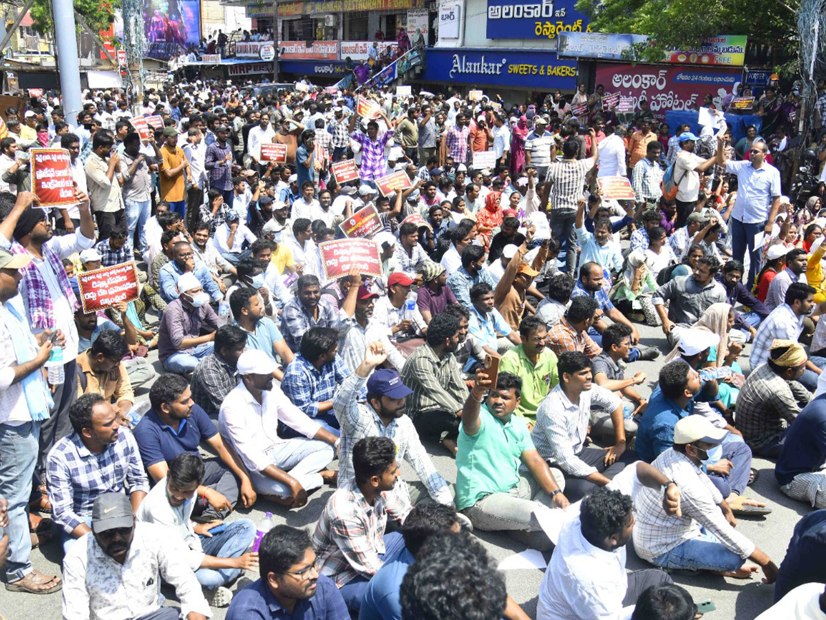 AP: Secretariat Employees’ Revolt..! (Photos)18