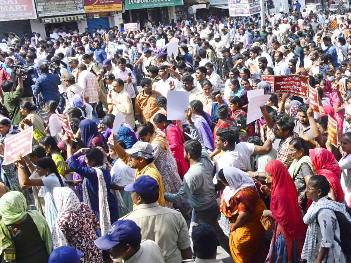 AP: Secretariat Employees’ Revolt..! (Photos)21