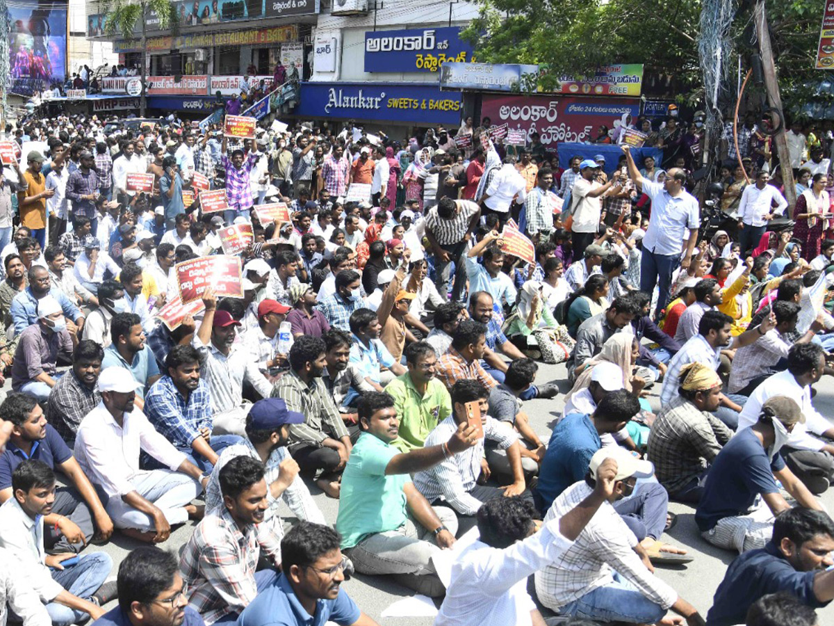 AP: Secretariat Employees’ Revolt..! (Photos)23