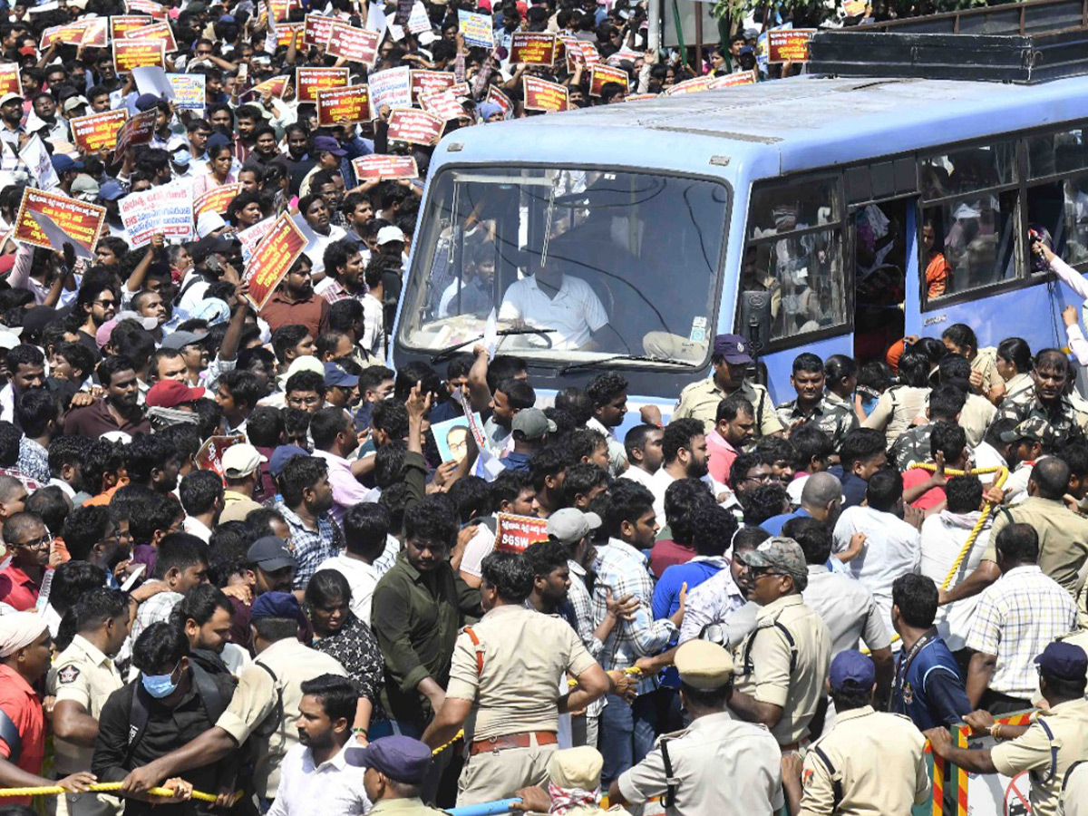 AP: Secretariat Employees’ Revolt..! (Photos)4