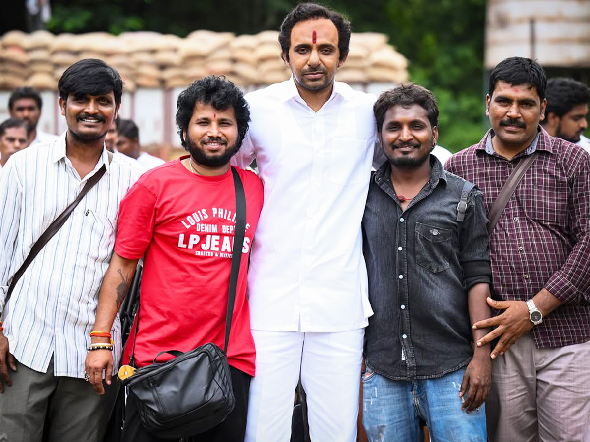 KCR Like Character in The Paradise Behind the Scenes Photos3