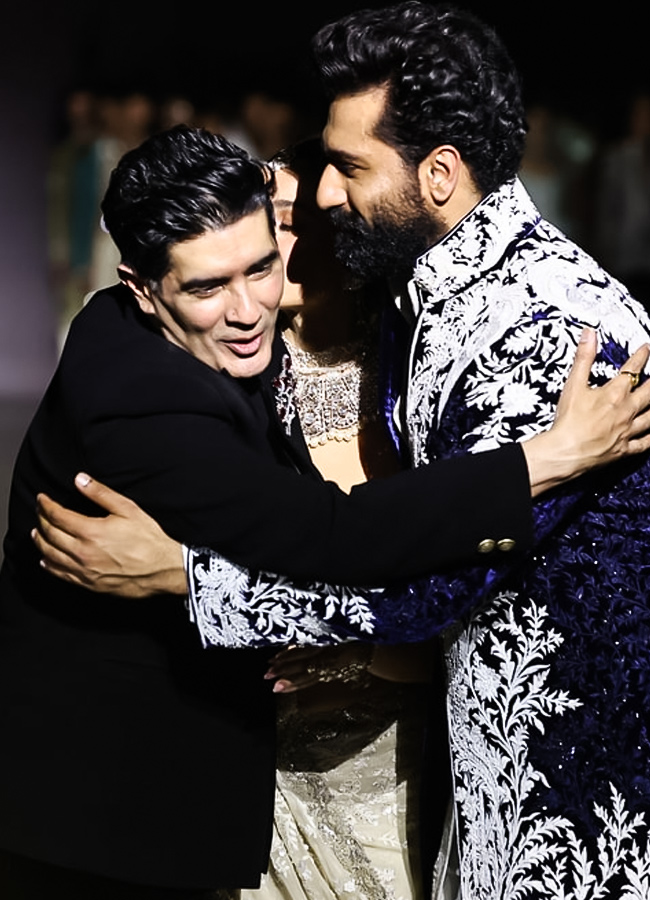 Showstoppers Alia Bhatt and Vicky Kaushal dazzled on the runway at the 15th edition of Manish Malhotra’s Mijwan Couture Show in Mumbai13