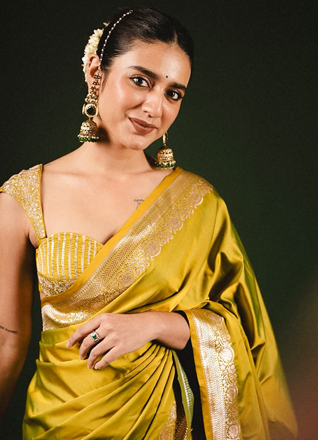 Priya Prakash Varrier Beautiful Looks15