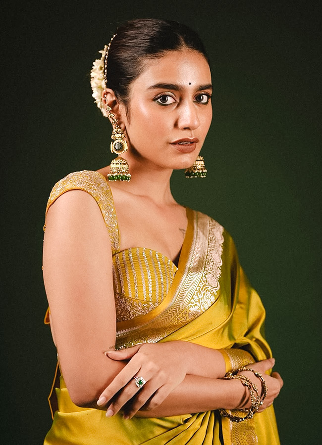 Priya Prakash Varrier Beautiful Looks10