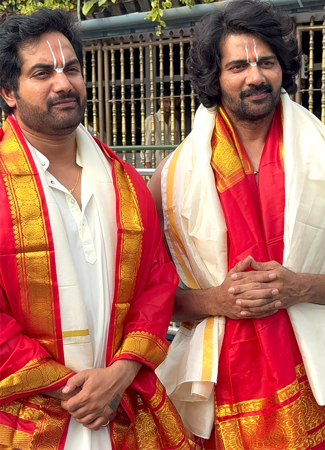 Actor Naveen Chandra visited the Tirumala HD Photos6
