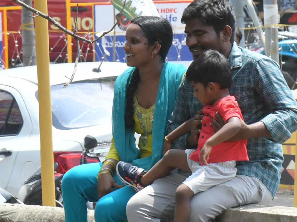 YS Jagan Visits Kakamanu Rajasekhar Home In Ongole Photos26