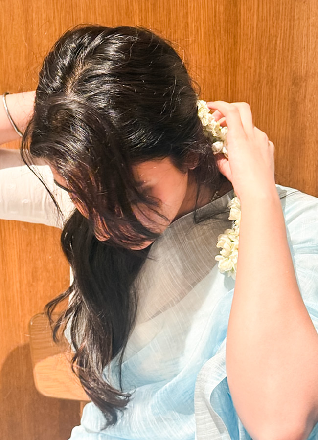 Mirna Menon Viral Pics At This Famous Temple11