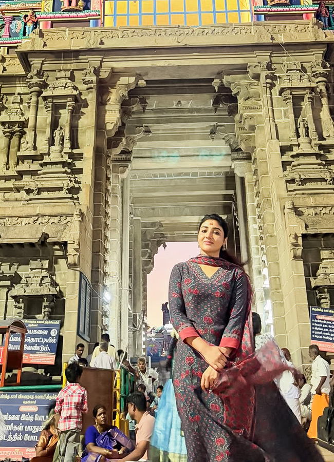 Mirna Menon Viral Pics At This Famous Temple12