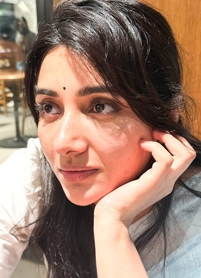 Mirna Menon Viral Pics At This Famous Temple8