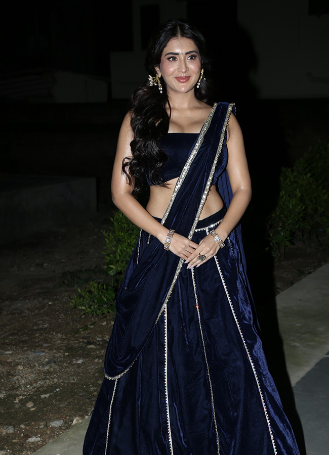 Actress Rashi Singh Latest Photos Viral14