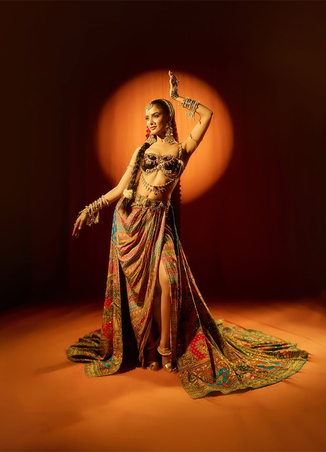 Nikita Porwals Miss World dance outfit inspired By God Meenakshi3
