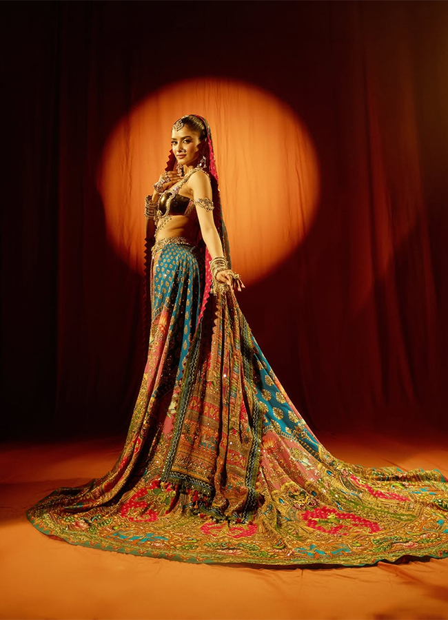 Nikita Porwals Miss World dance outfit inspired By God Meenakshi5