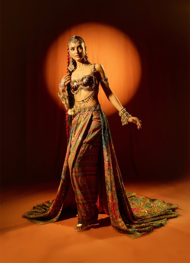 Nikita Porwals Miss World dance outfit inspired By God Meenakshi7