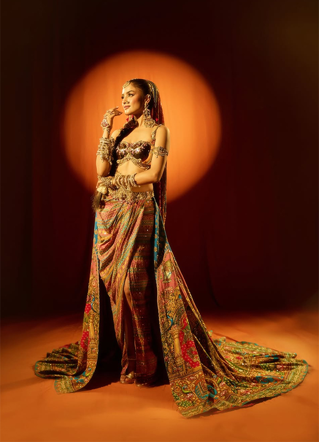 Nikita Porwals Miss World dance outfit inspired By God Meenakshi9