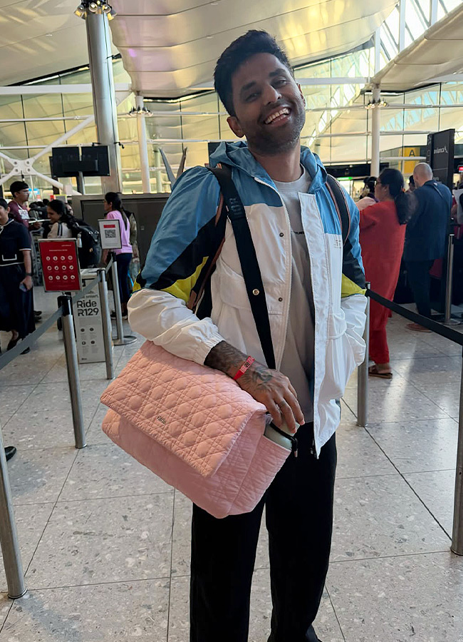 Suryakumar Yadav Enjoys a Fun Filled Trip with His Daughter12