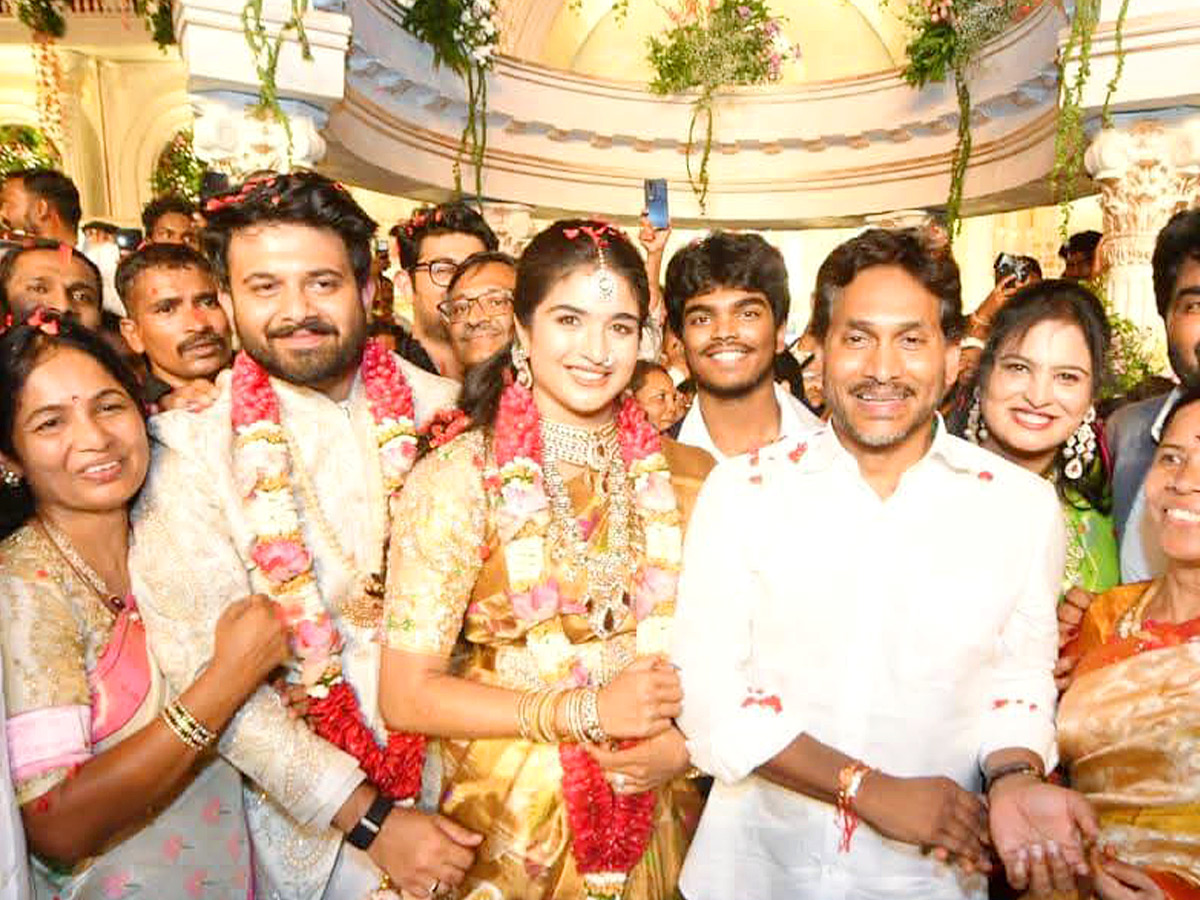 YS Jagan Receives Grand Welcome in Kurnool Photos10