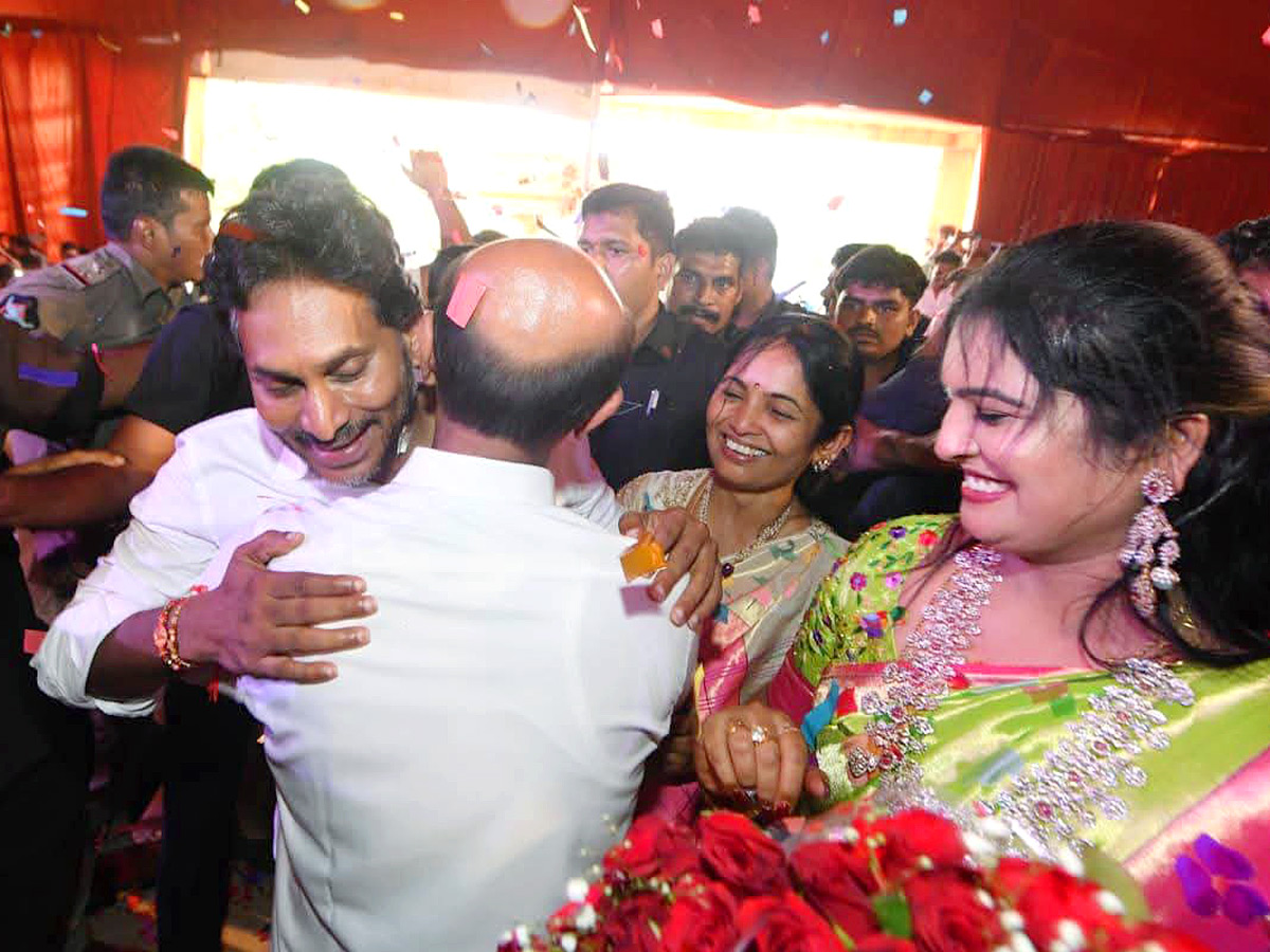 YS Jagan Receives Grand Welcome in Kurnool Photos4