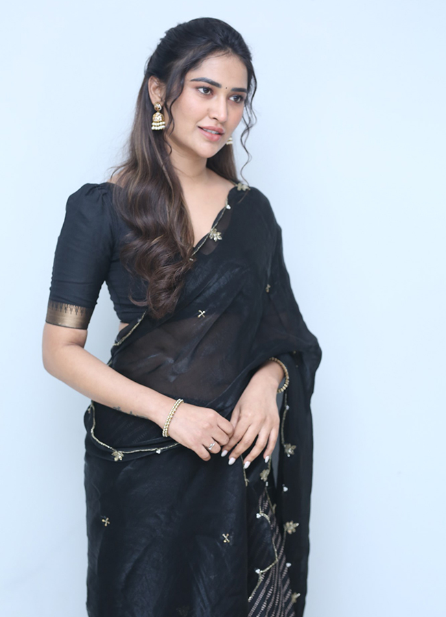 Tatvam Movie Actress Dashvika HD Photos15