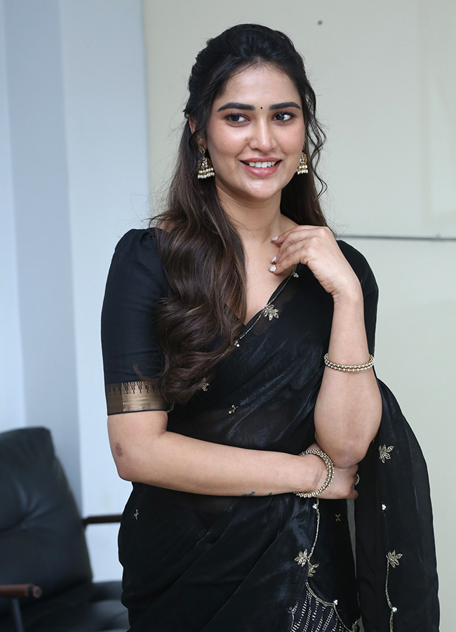 Tatvam Movie Actress Dashvika HD Photos21
