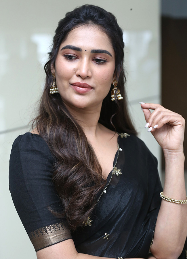 Tatvam Movie Actress Dashvika HD Photos22