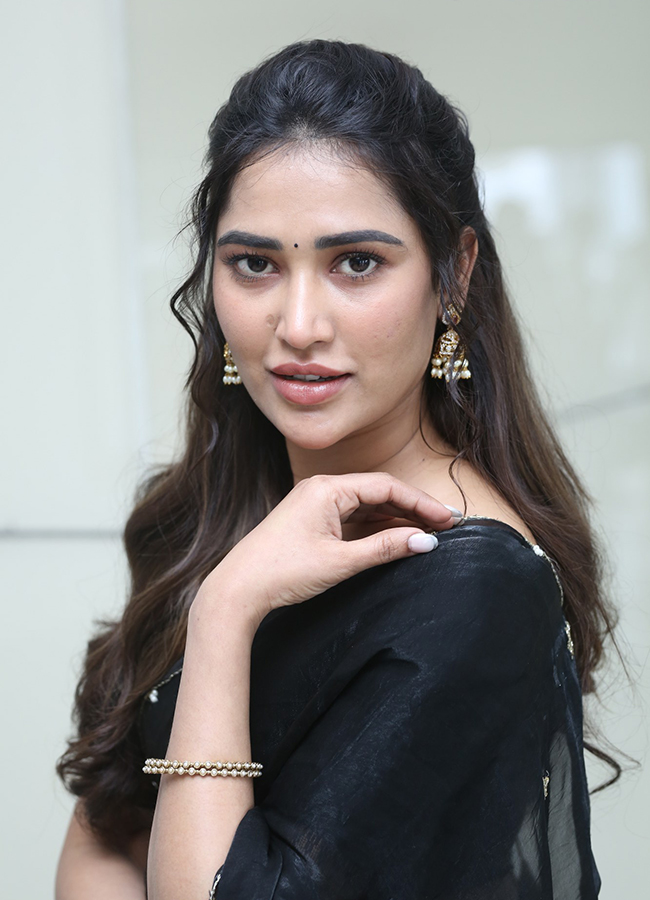 Tatvam Movie Actress Dashvika HD Photos7