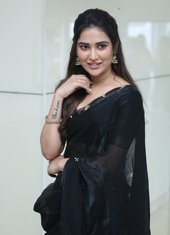 Tatvam Movie Actress Dashvika HD Photos9
