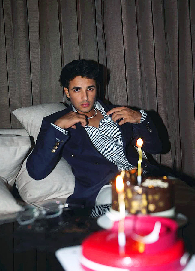 Happy Birthday to Sunrisers Hyderabad’s Six-Hitting King!3