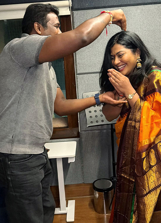 Singer Sameera Ties Rakhi to Rahul Sipligunj Heartwarming Raksha Bandhan Moments2