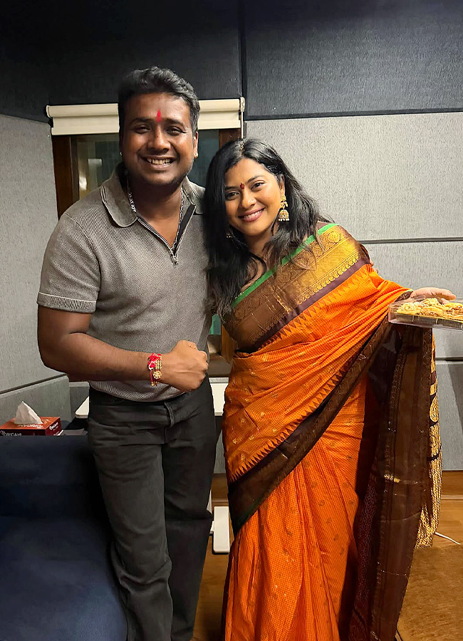Singer Sameera Ties Rakhi to Rahul Sipligunj Heartwarming Raksha Bandhan Moments5
