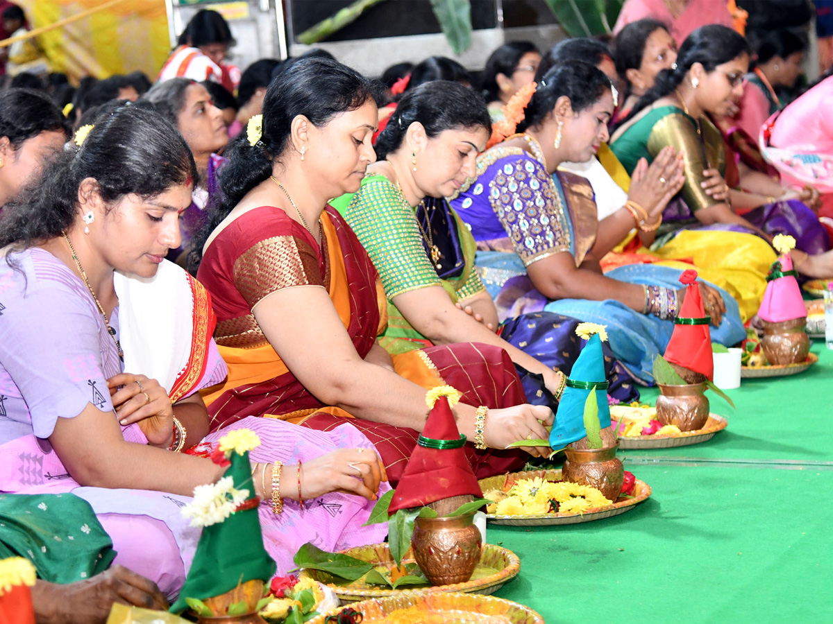 Varalakshmi Vratham At Indrakeeladri Photos9