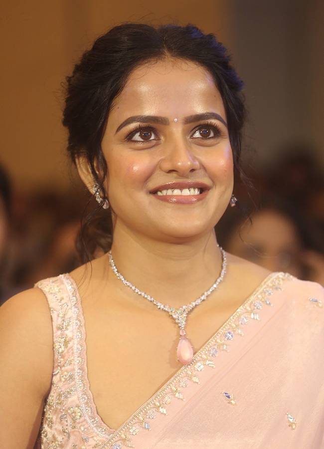 EPIC Movie Actress Vaishnavi Chaitanya Viral Photos16