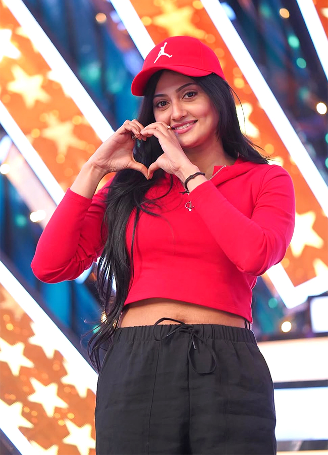 Actress Debjani Modak Bigg Boss 10 Telugu Viral Photos9