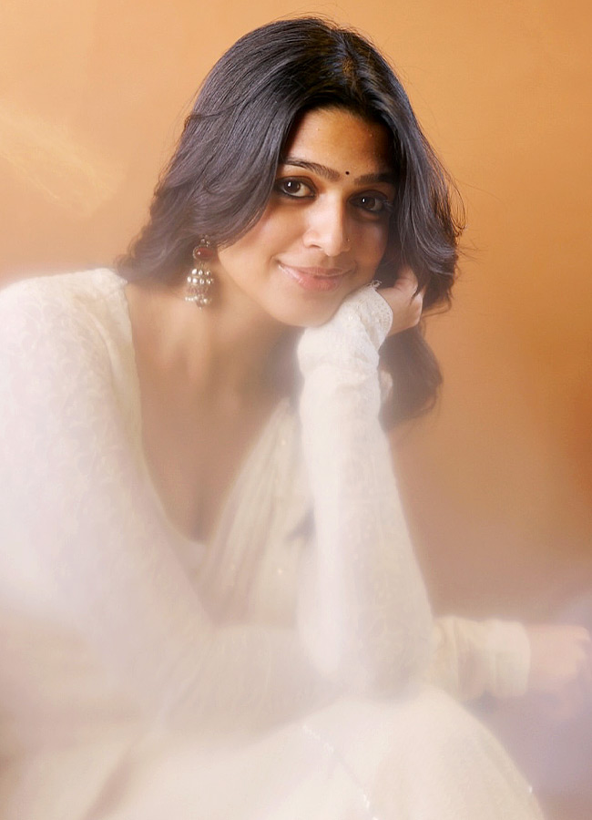 MAD Fame Ananthika A Beauty Like a Celestial Goddess Photos3