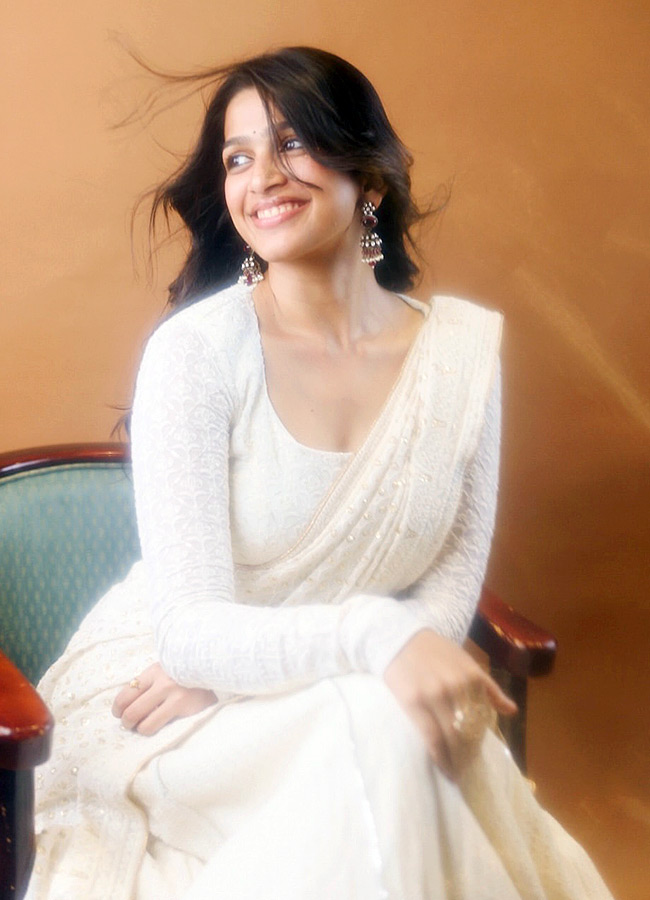 MAD Fame Ananthika A Beauty Like a Celestial Goddess Photos6