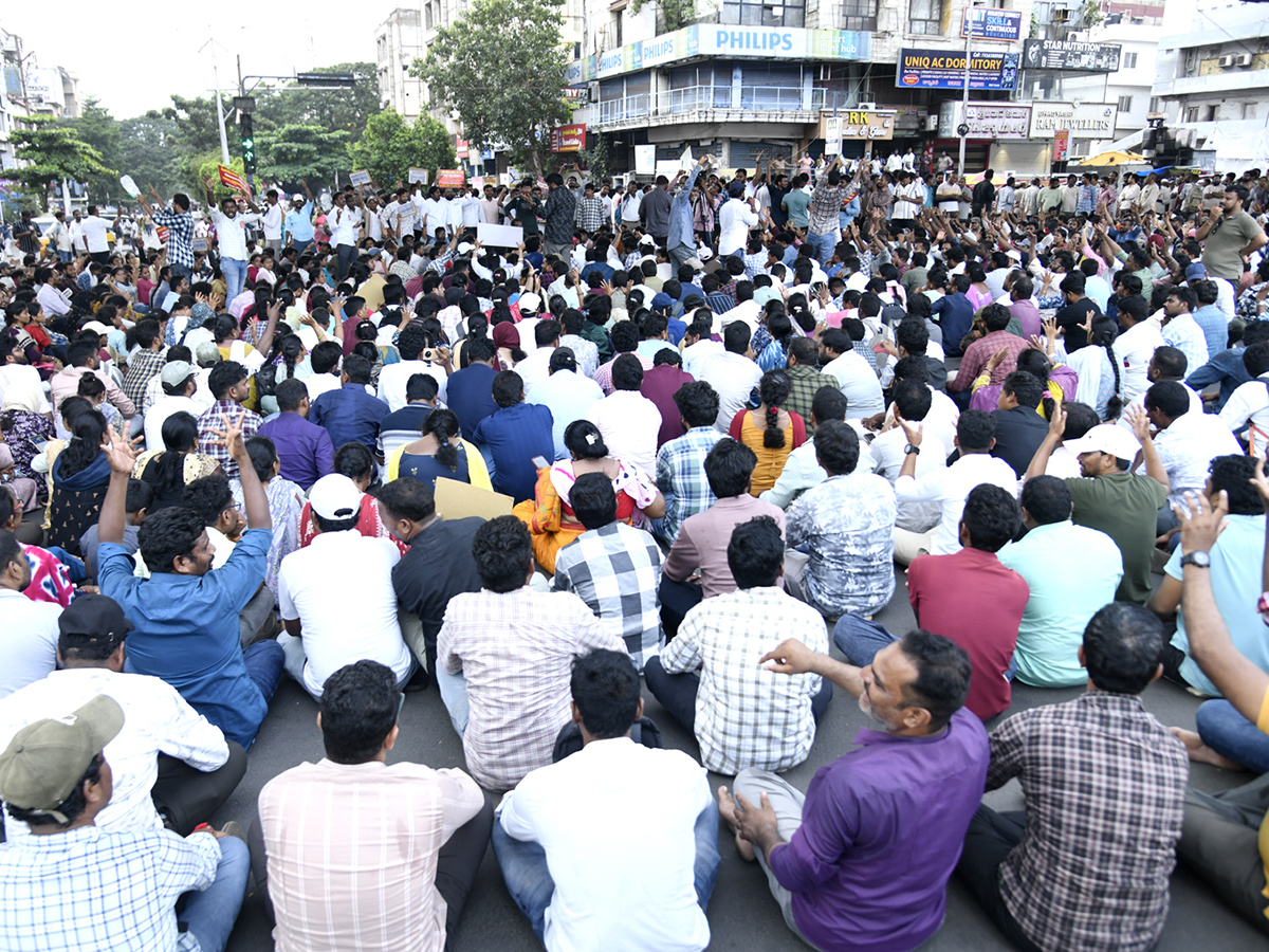 Secretariat employees stage protest by sitting on the road2