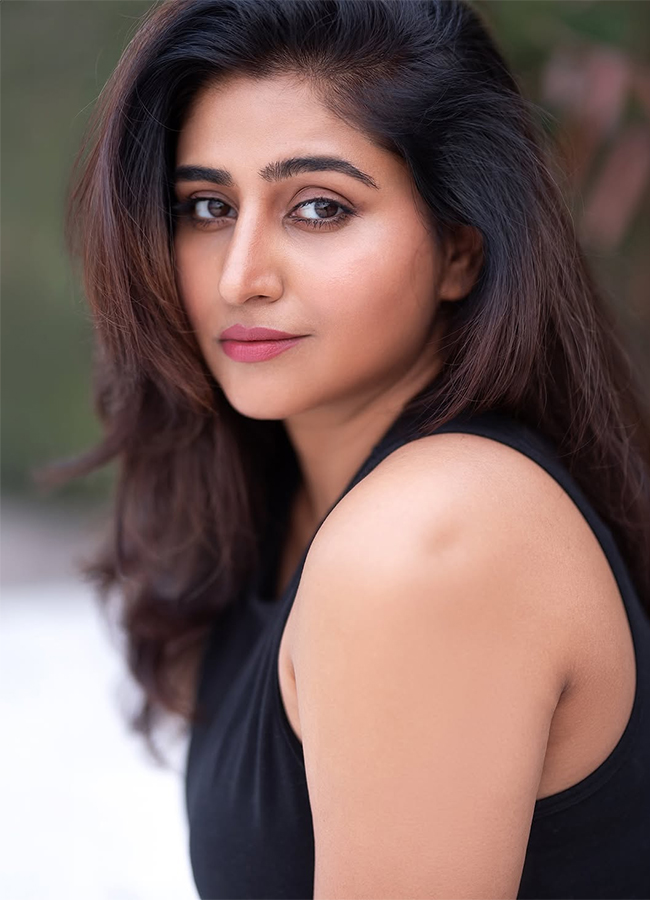 Glamorous anchor Varshini Sounderajan Enters the Bigg Boss house11