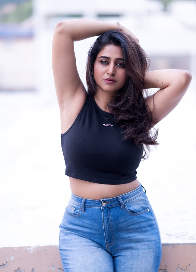 Glamorous anchor Varshini Sounderajan Enters the Bigg Boss house9