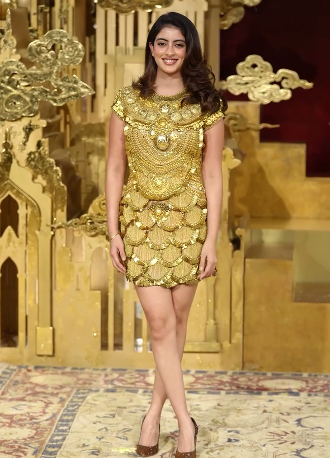 Navya Naveli Nanda Dazzles in a Stunning Gold Dress Viral Photos12