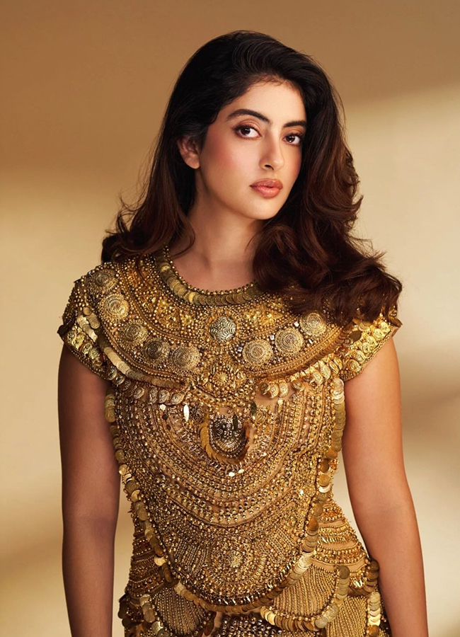 Navya Naveli Nanda Dazzles in a Stunning Gold Dress Viral Photos2