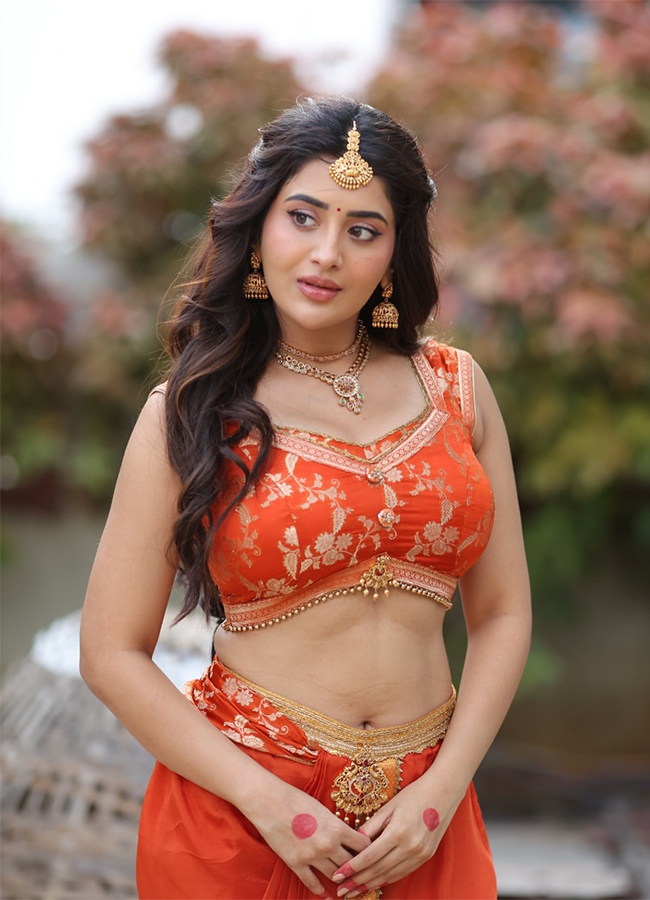 Rashi Singh Rambha Urvashi Menaka Movie Working Stills12