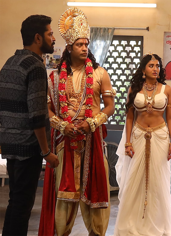 Rashi Singh Rambha Urvashi Menaka Movie Working Stills14