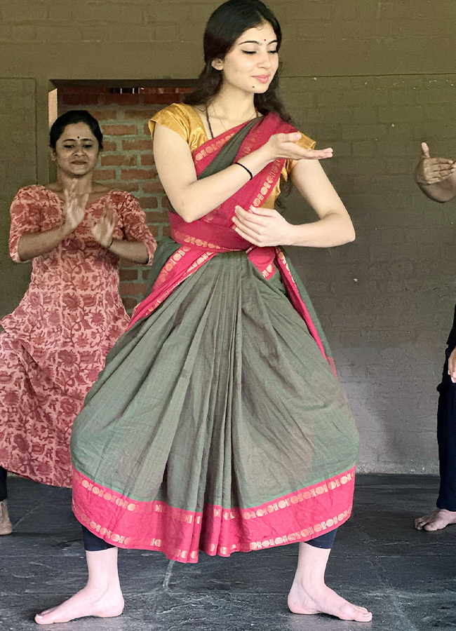 Sara in a Saree The Dhurandhar Beauty7