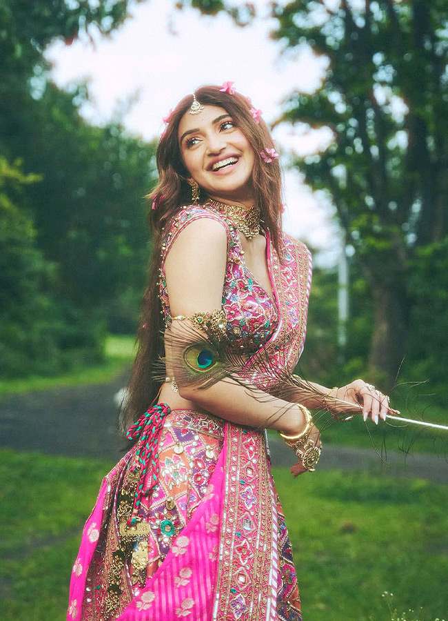 Sreeleela Looks Like a Princess Amidst Flowers Stunning Photos5