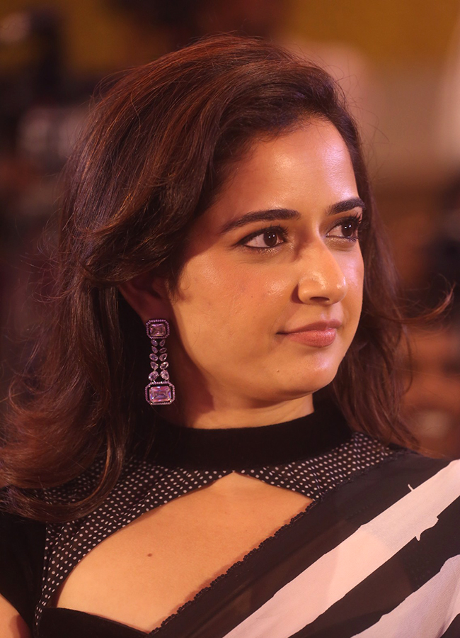 Actress Ashika Ranganath Latest Photos Viral2
