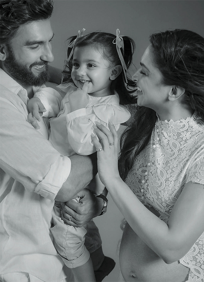 Bollywood : deepika padukone baby bump viral photos3