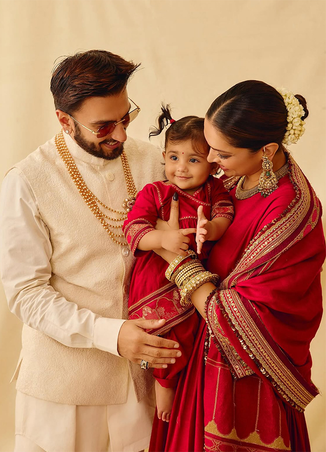 Bollywood : deepika padukone baby bump viral photos7